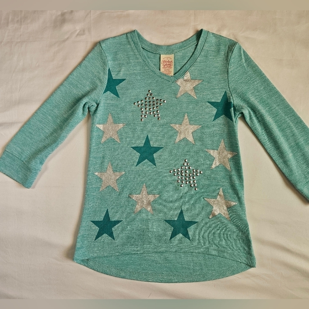 Faded Glory Girls Green V-neck Lightweight Star Studded Sweater Size Medium